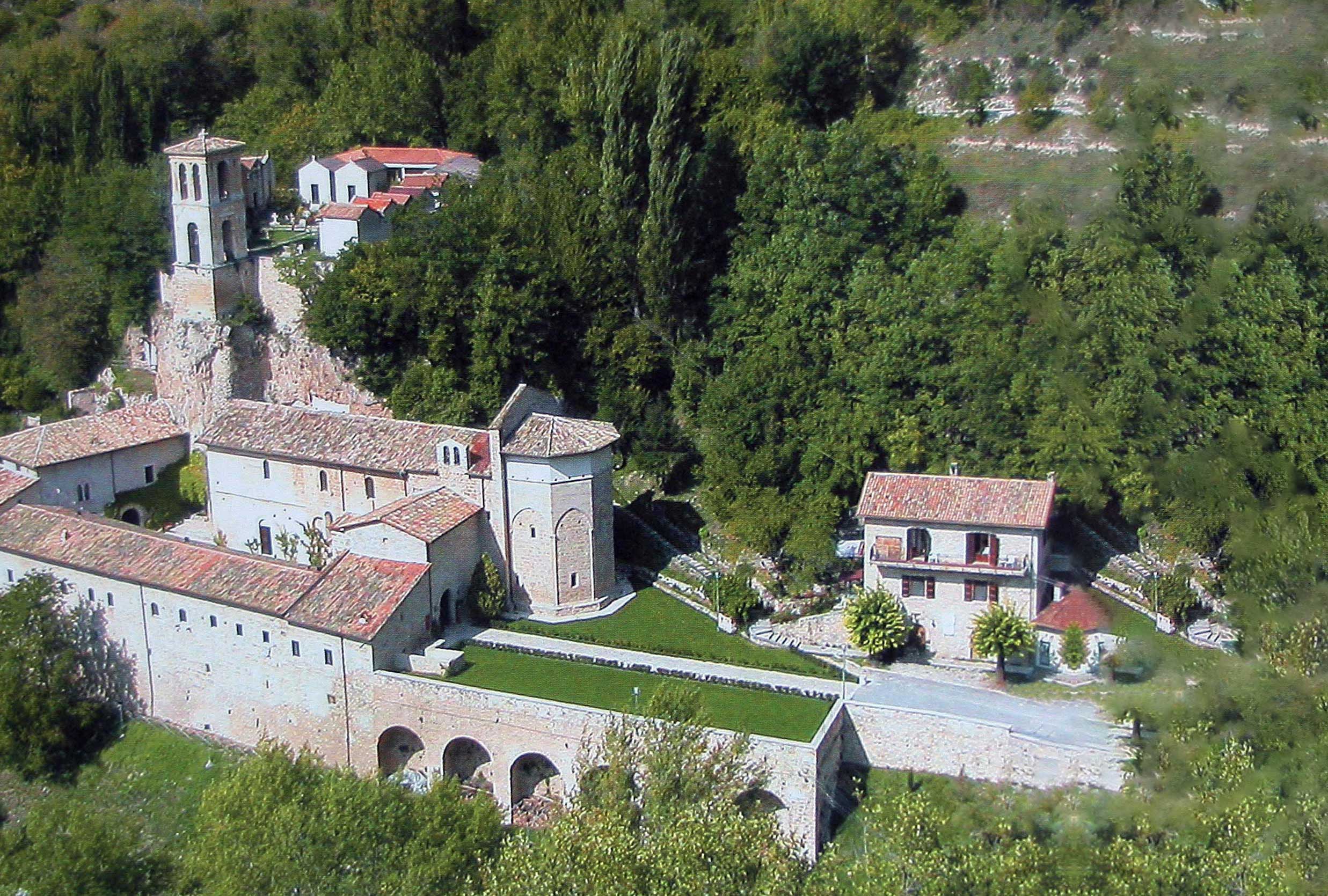 panorama sant eutizio con verde